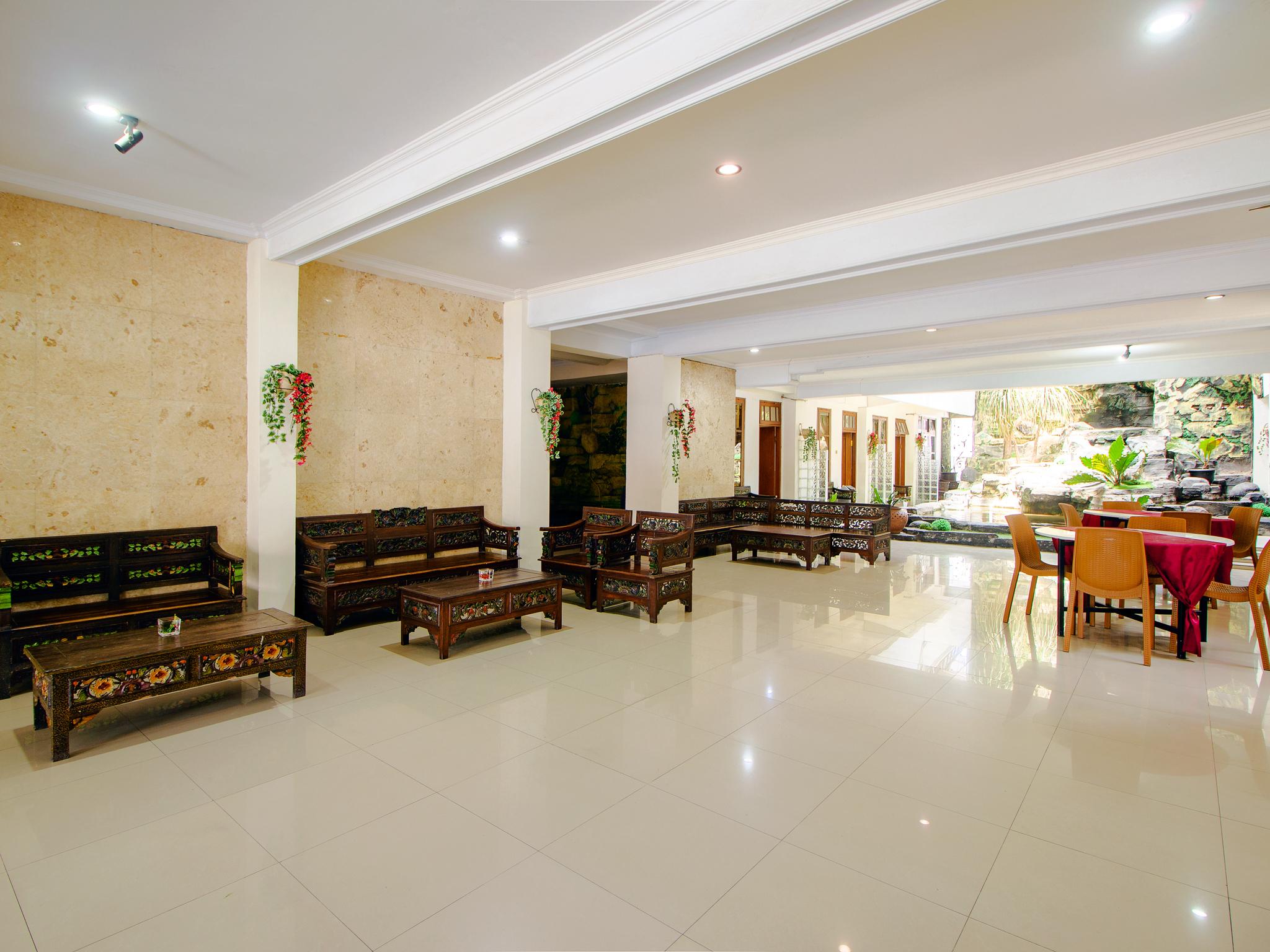 Oyo 1683 Hotel Musafira Syariah Yogyakarta Exterior foto